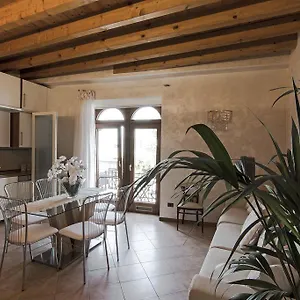 Garda Elite Maison Apartment